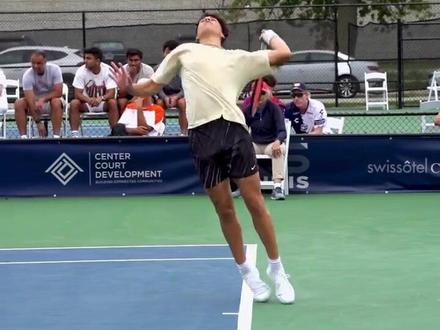 小试牛刀！王艺迪4-0王艾米 成功晋级女单32强