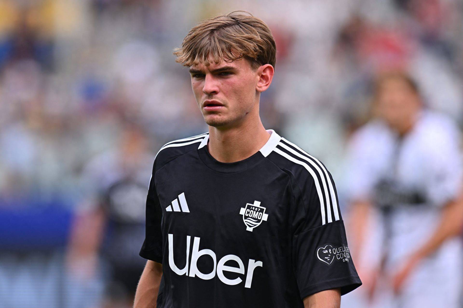 许多人把扑 许多人把扑